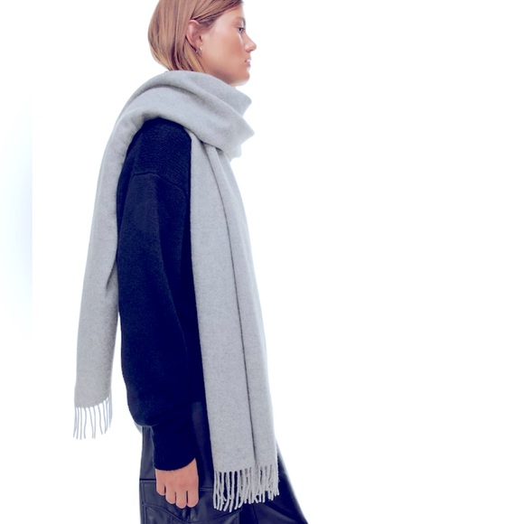 Aritzia Wilfred Free 100% Wool Classic Scarf Blanket Fringes Wrap Shawl Cozy Big - Picture 2 of 13